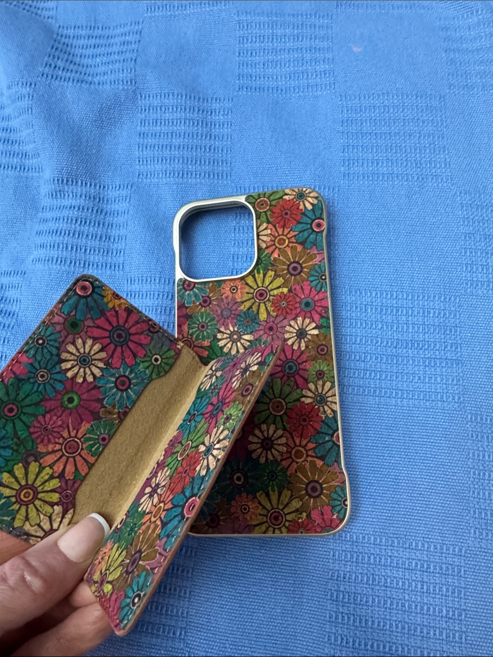IPHONE 15Pro Max Floral Green Magnetic Card Holder Phone Case